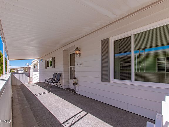 4th image of 75 Suzanne Ct