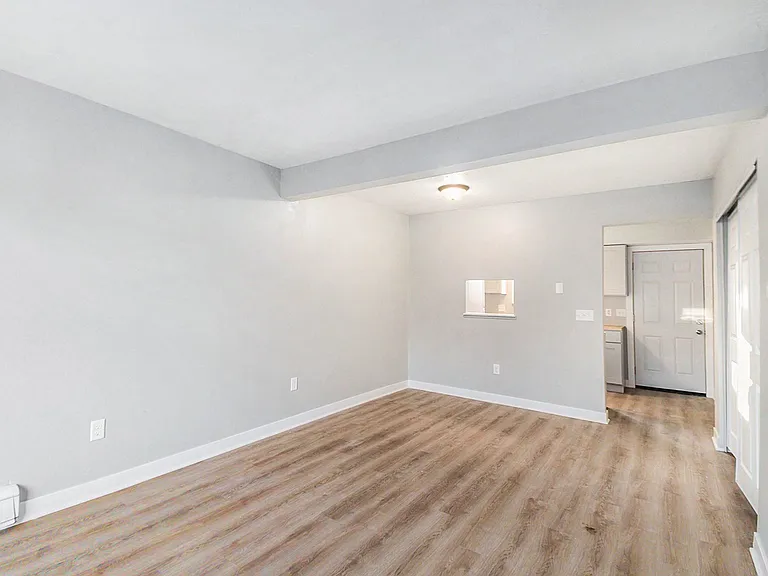 315 Smith St #5 — Photo 7
