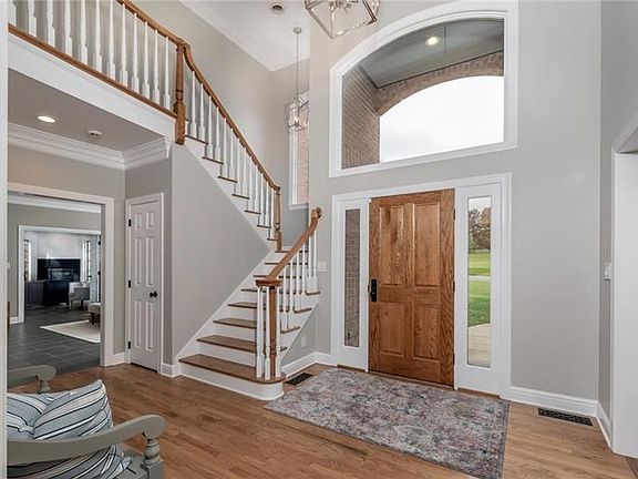 3rd image of 104 Bell Farm Ests