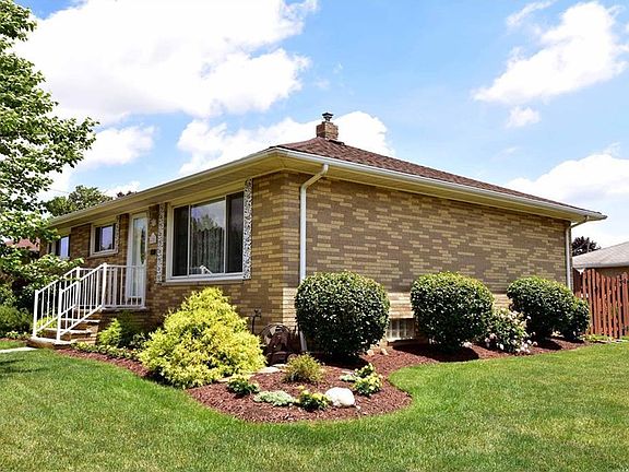 3rd image of 4825 Bentwood Dr