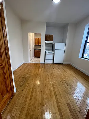 Rented by Voro New York | media 8