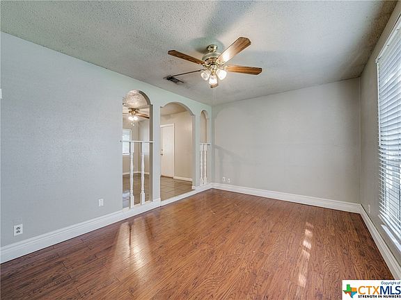 5th image of 1321 Oak St