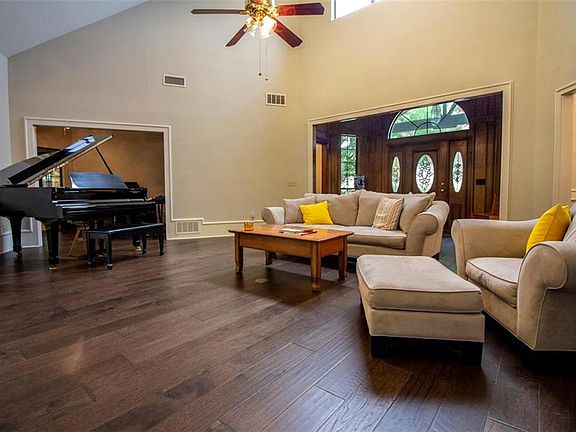 5th image of 531 Kentucky Ln