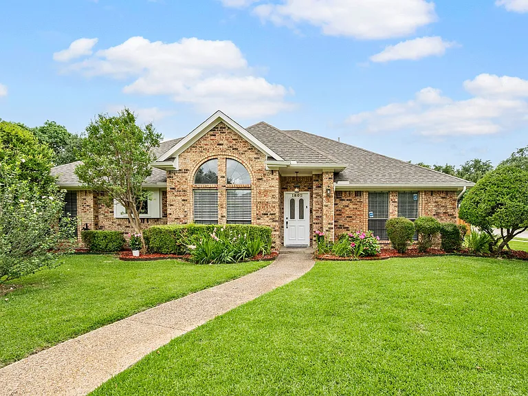 1802 Campbell Trl — Photo 1