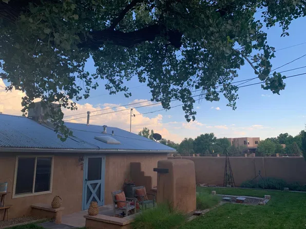 490 Dixon Rd, Corrales, NM 87048