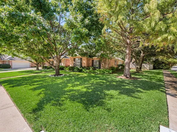 7321 Fallen Oak Dr, North Richland Hills, TX 76182