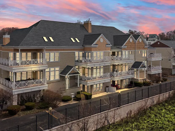 110 Lake Shore Dr APT B, Michigan City, IN 46360