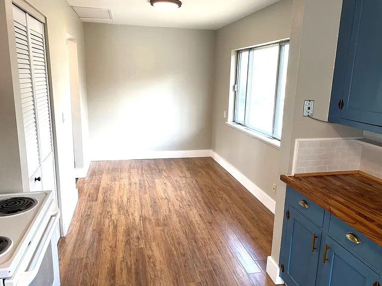 1206 NW Elgin Ave — Photo 6