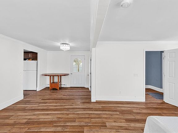 5th image of 64 Appleton St
