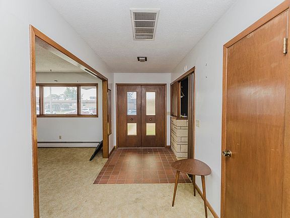 4th image of 112 W F St