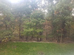 186 Cedar Dr, Long Pond, PA