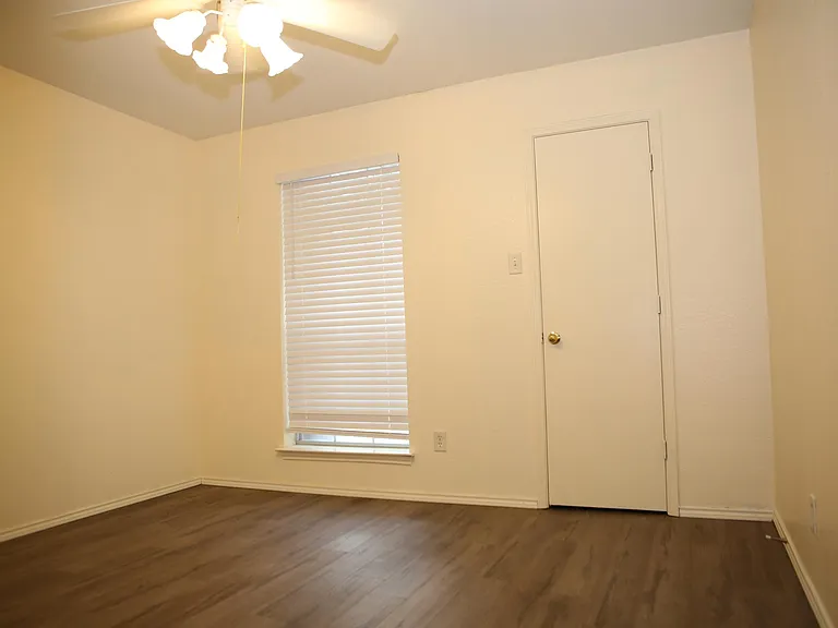 7305 Maplewood Dr — Photo 79