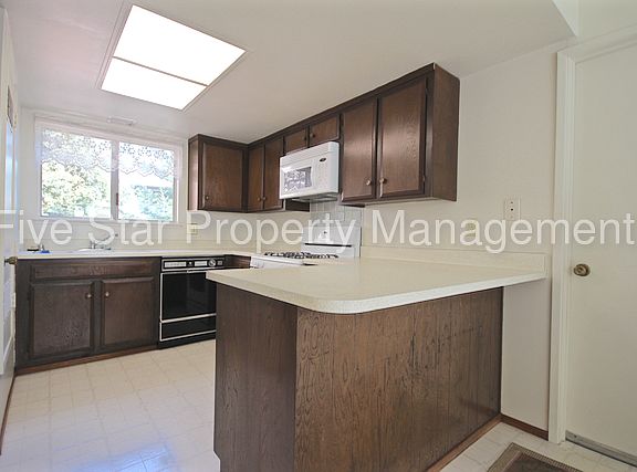 5th image of 1546 Canna Ct