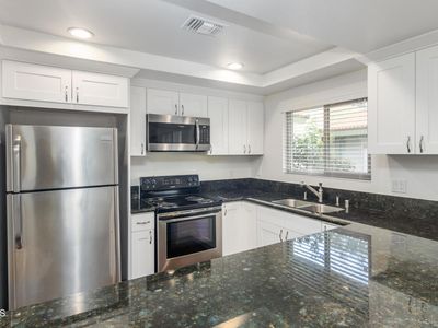 245 Oak Leaf Dr #207, Thousand Oaks, CA, 91360