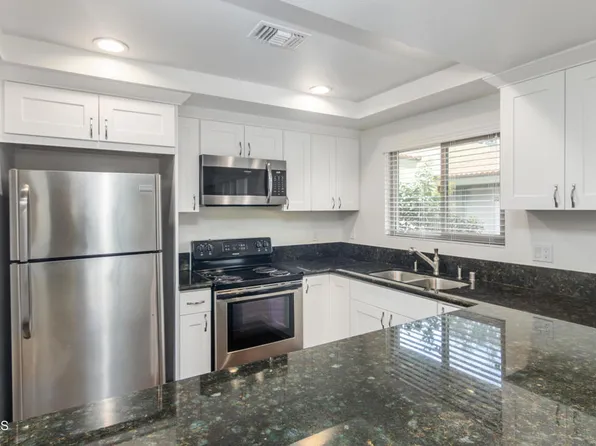 245 Oak Leaf Dr #207, Thousand Oaks, CA 91360