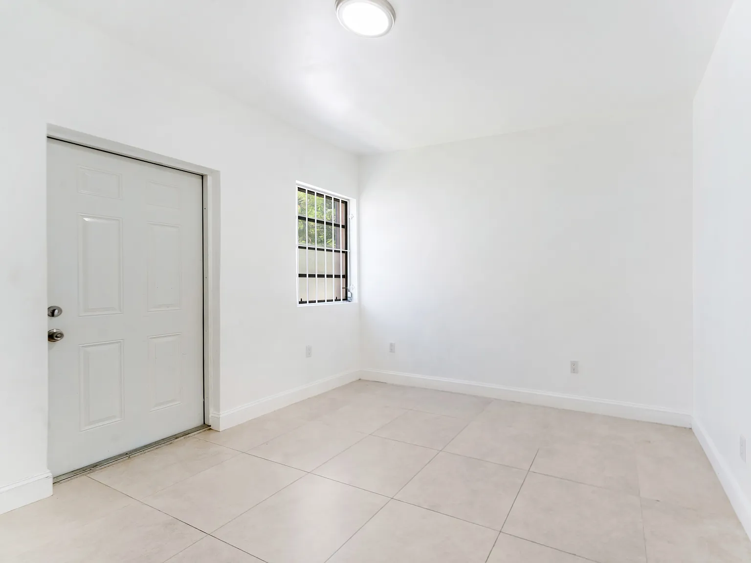 1 bed, 575 sqft, $1,795 — Photo 2