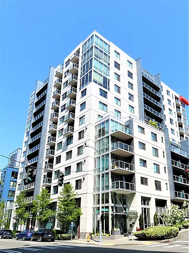 76 Cedar St Photo 1