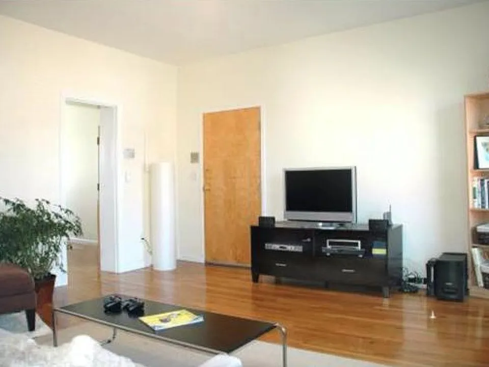15 Adams St #6