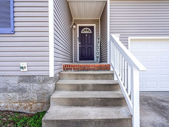 4th image of 400 Zurich Ct