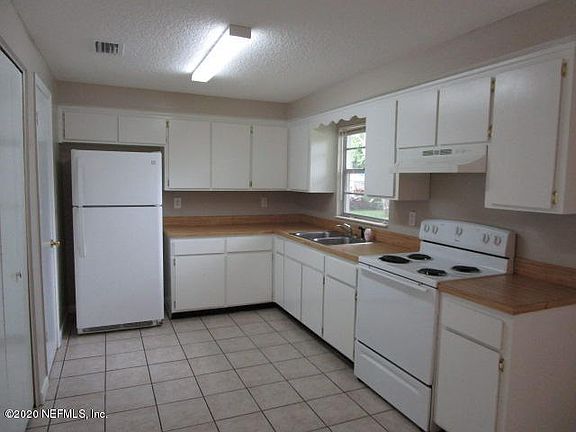4th image of 2696 Julie Ln