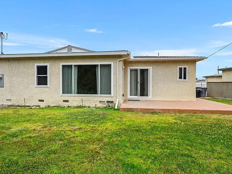 26015 Crest Rd — Photo 26