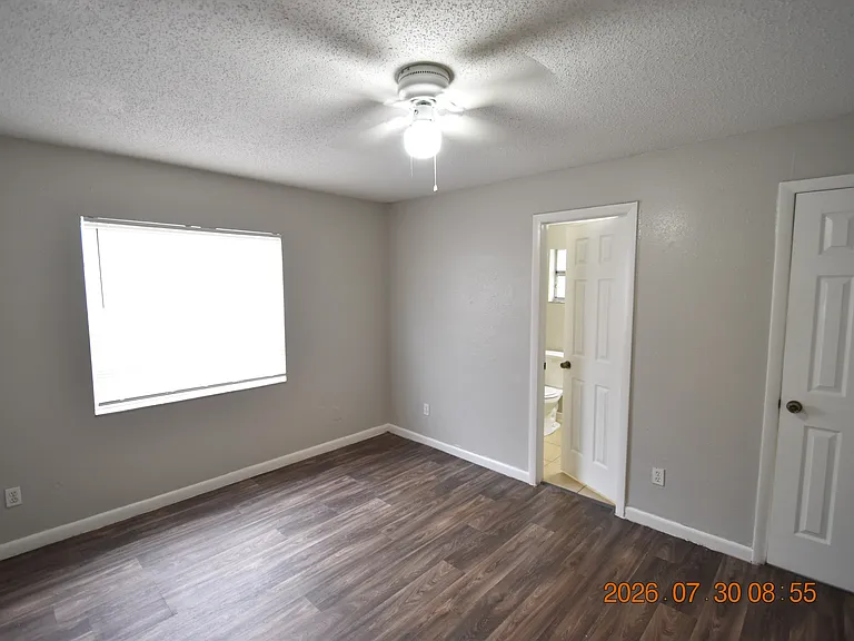 12203 N 9th St — Photo 15