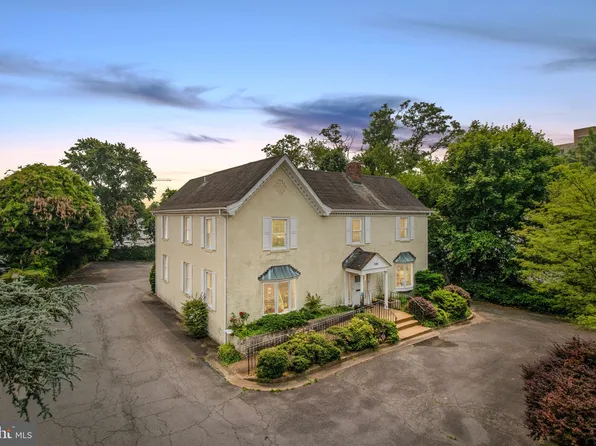 106 Little Falls St, Falls Church, VA 22046