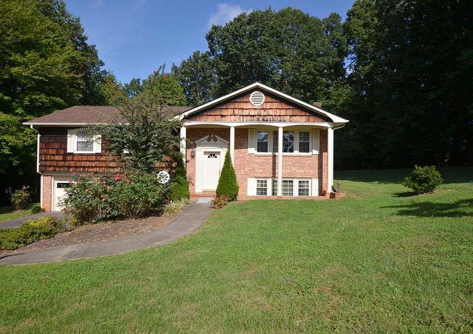 1st image of 211 Woodland Dr