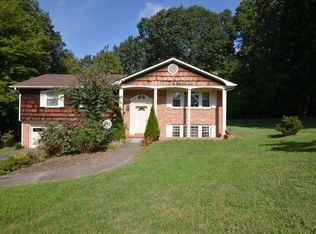 211 Woodland Dr, Stuart, VA 24171