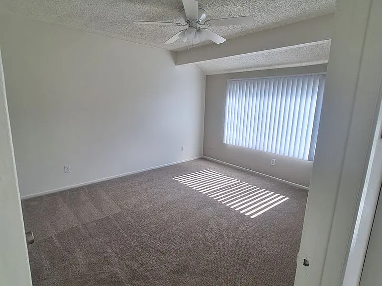 489 S Chatham Cir — Photo 18