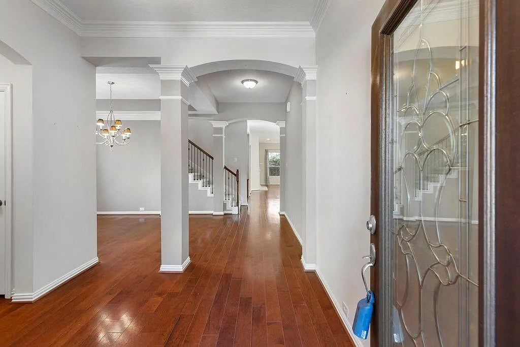 4 bed, 3.5 bath, 3317 sqft, $3,900 — Photo 2