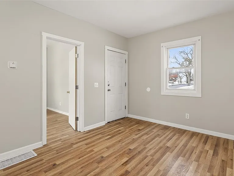 127 Conkey Ave — Photo 5