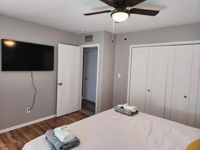 1214 W Highland Ave — Photo 17