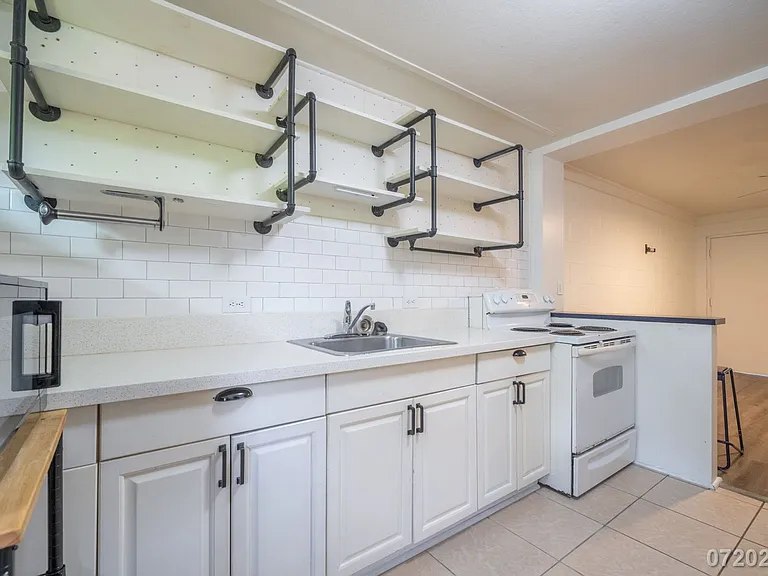 725 Kihapai Pl #B2 — Photo 10
