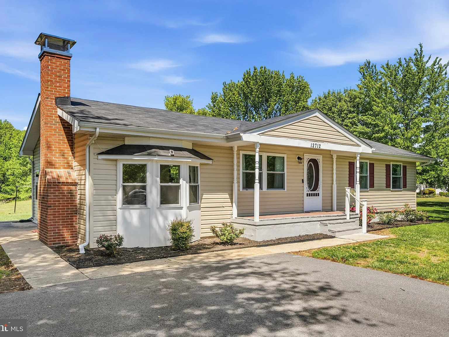 3 bed, 1.5 bath, 1352 sqft, $2,800 — Photo 4