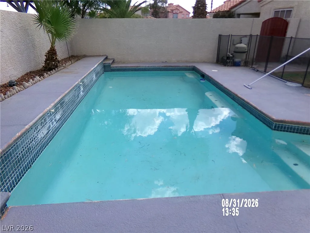 3 bed, 2.5 bath, 1882 sqft, $2,200 — Photo 1