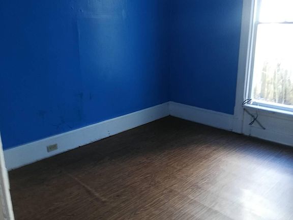 5th image of 826 Prendergast Ave #2
