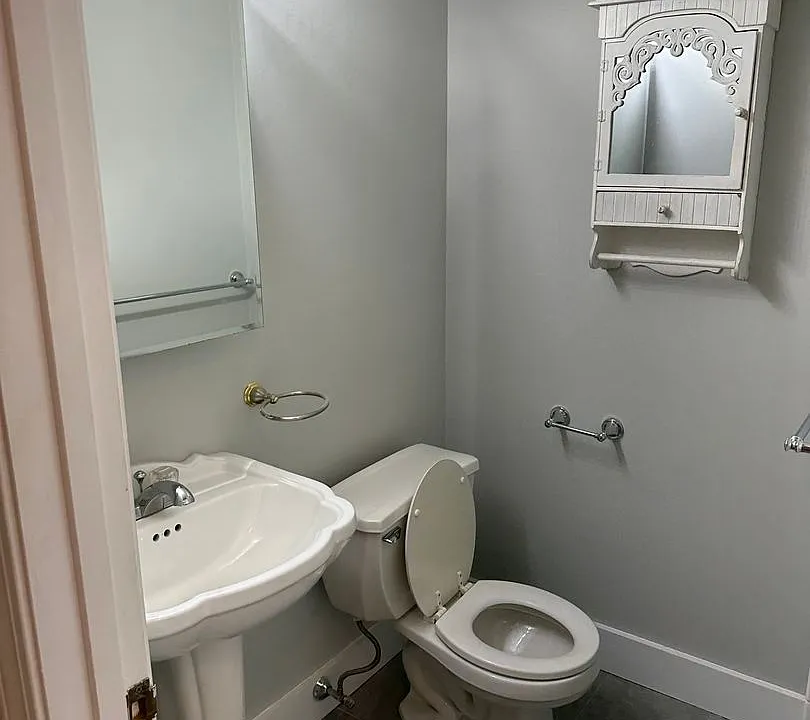 9 Grimes St #2B