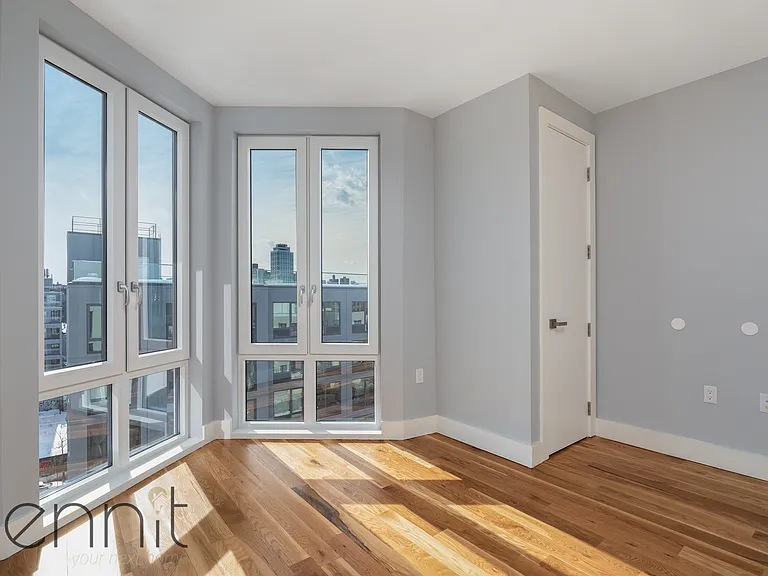 56 Ainslie St #2R — Photo 8