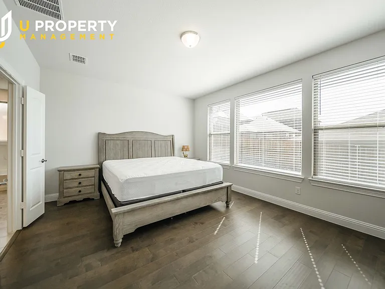 3902 Aventino Ct — Photo 23