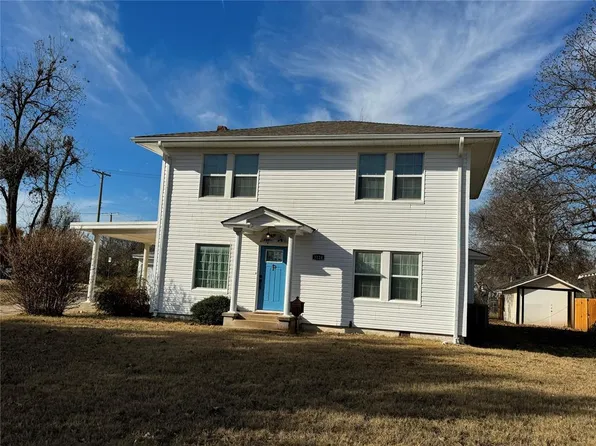 1124 S 17th St, Chickasha, OK 73018