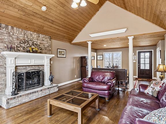 4th image of 7301 Brush Creek Rd