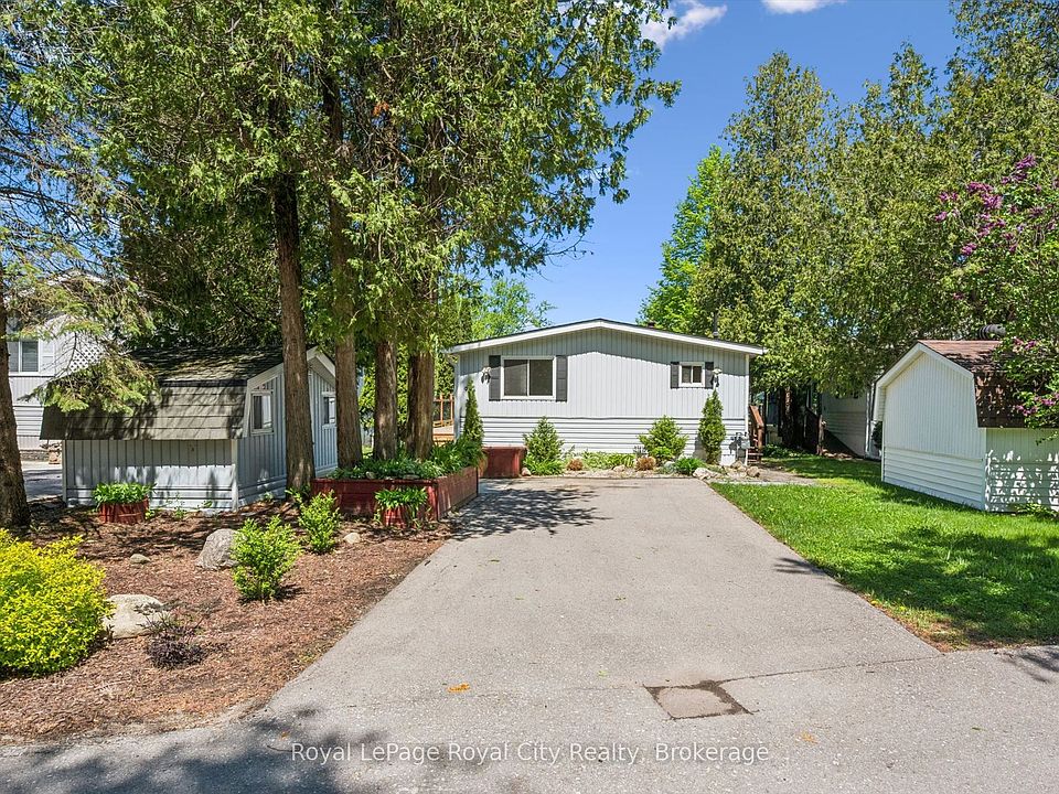 1st image of 9 Bush Ln