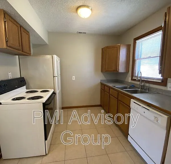 2020 SW Atwood Ave — Photo 6