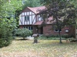 18753 Highpoint Rd, Chagrin Falls, OH 44023