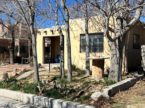 1613 Lead Ave SE, Albuquerque, NM 87106