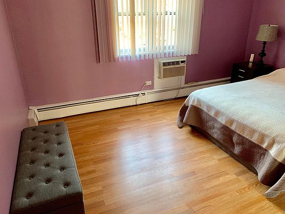 4th image of 6161 N Hoyne Ave APT 210