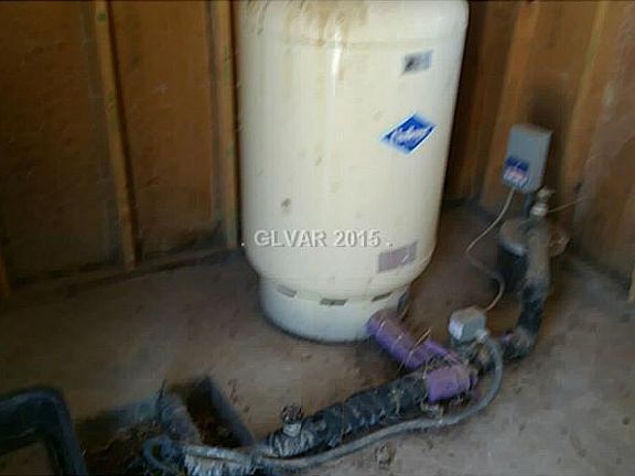 4th image of 2111 W Scales Way