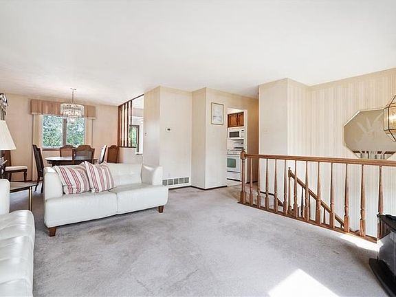 4th image of 206 Canterbury Ln