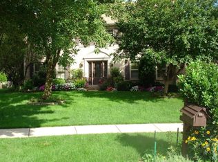 1441 Ambleside Cir, Naperville, IL 60540